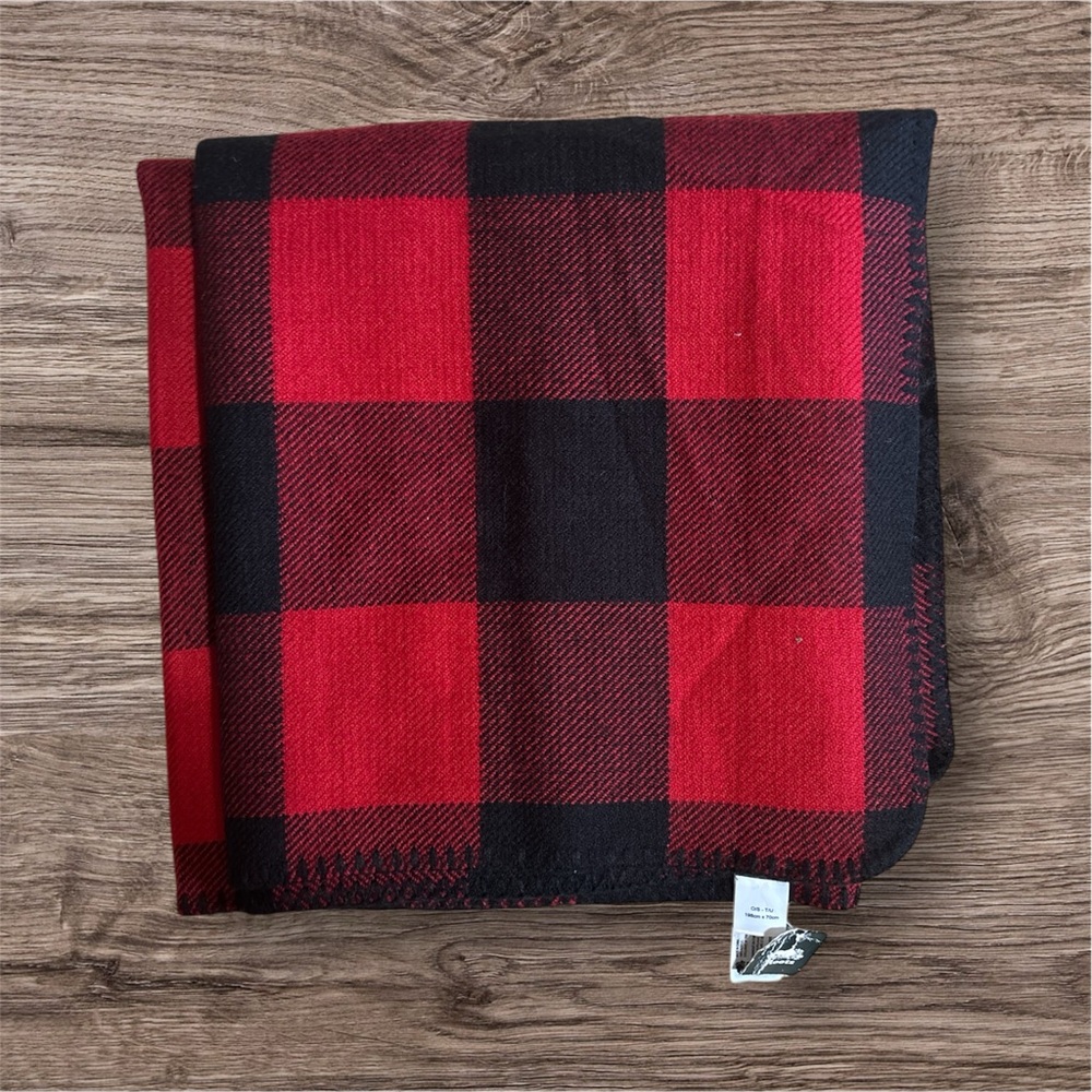 Roots Buffalo plaid scarf NEW